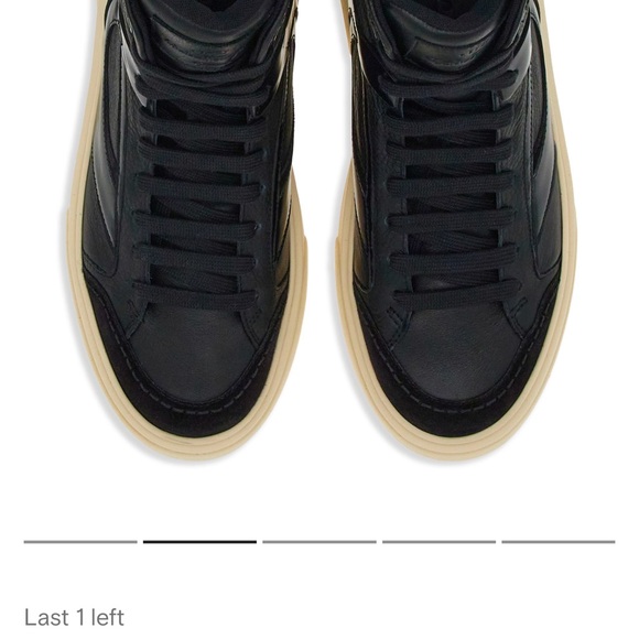 Ferragamo
logo-debossed hi-top sneakers - Picture 10 of 10